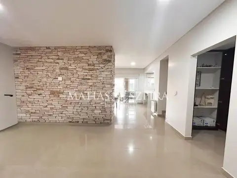 Casa 5 ambientes con 4 baños