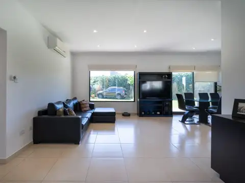 Casa Monoambiente con 4 baños