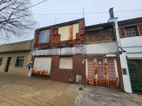 GALPON CON VIVIENDA A RECICLAR