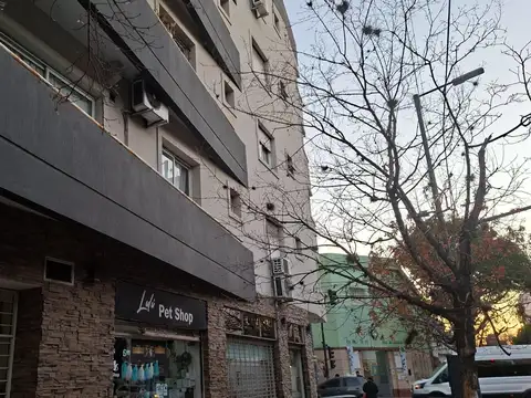 2 AMBIENTES CON BALCON AL FRENTE