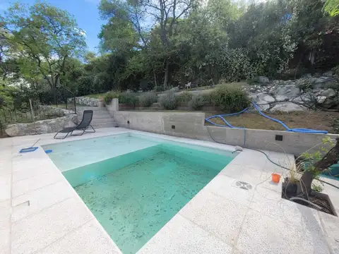 Casa en Venta B° Privado, Excelente Vistas Panorámicas, Pileta y Dos Dormitorios, 1 en Suite