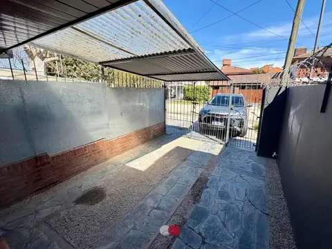 Depto Tipo Casa en Alquiler en Los Pinares, $ 950.000