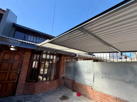 Depto Tipo Casa en Alquiler de 2 dormitorios
