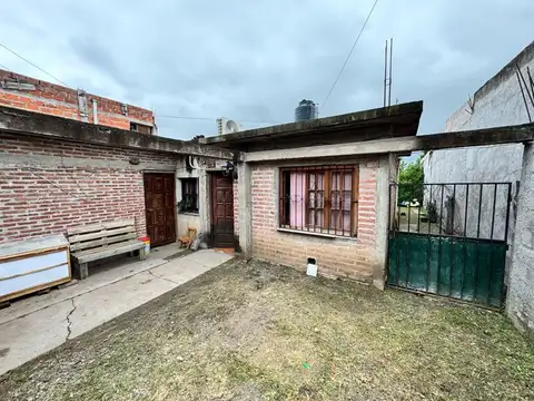 Zona Oeste. B° Roberto Romero. Los Alpes. Casa 100