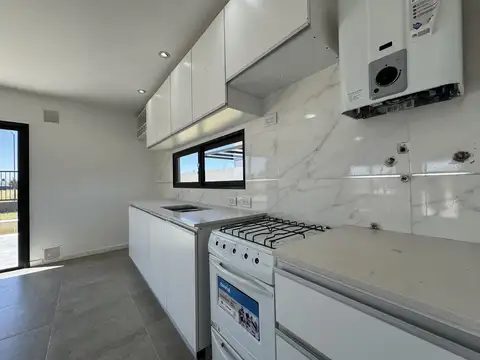 VENTA Funes Norte –Casa en Planta Baja con Piscina, 2 dormit