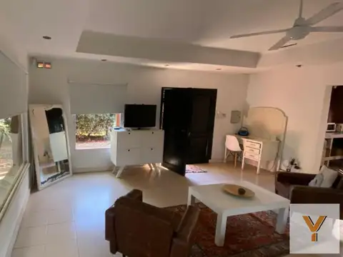 Casa 2 ambientes con 1 baño