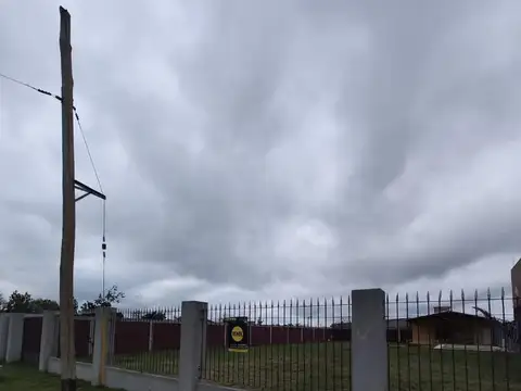 Espectacular Quincho con pileta y Muros