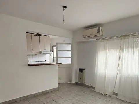 Luminoso Departamento de 2 ambientes  en venta, Ituzaingo