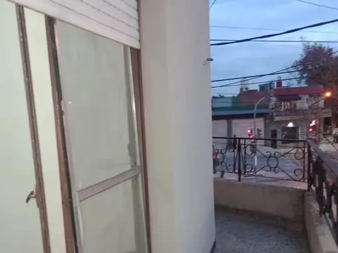Depto Tipo Casa en Alquiler 40 años
