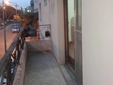 Depto Tipo Casa 2 ambientes con 1 baño