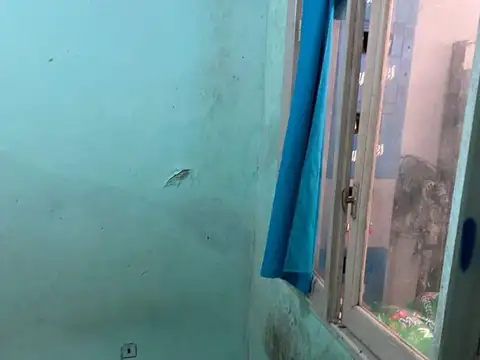 Casa 5 ambientes con 1 baño