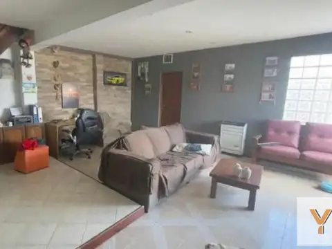 Casa en venta - 3 Dormitorios 3 Baños - Villa Gesell