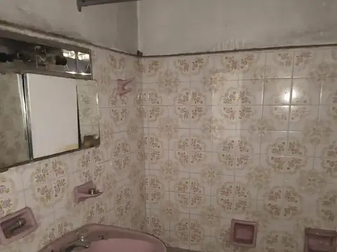 PH en El Primer Piso por Escalera, en Avellaneda