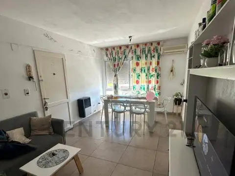 89 Esquina 5 100, Piso 3