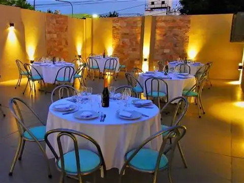 Salón sobre lote propio de 130 m2 - (Pedro Lozano al 5300)