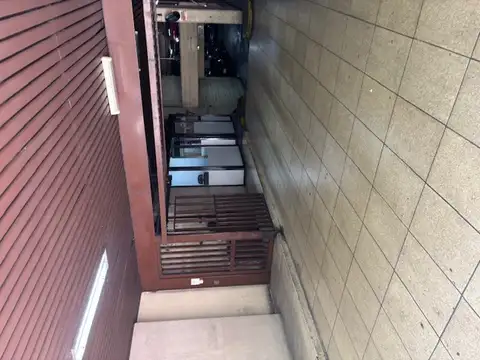 DUEÑO VENDE COCHERA FIJA AV. CORDOBA 1500