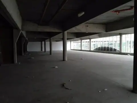 Oficinas sobre Autopiosta del oeste