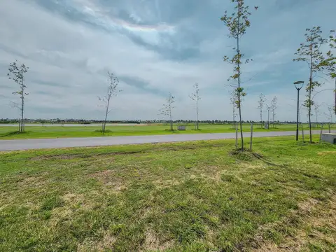 Terreno en  Vida Club de Campo con fondo a reservorio y cerca del ingreso