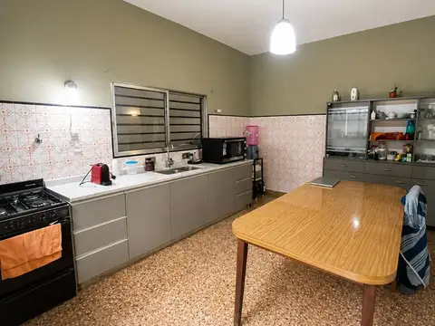 Casa en Venta con 3 cocheras