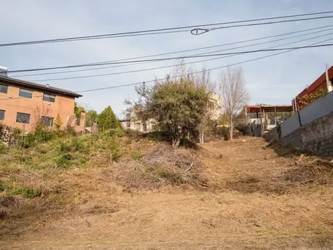 EXCELENTE LOTE DE 672 m² EN VILLA DEL LAGO – VILLA CARLOS PAZ