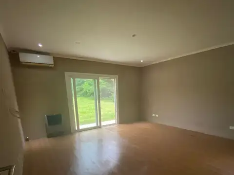 Casa en Venta con 4 cocheras