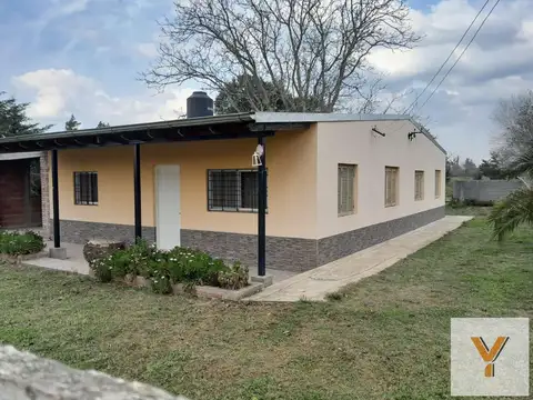 Casa en venta - 3 Dormitorios 2 Baños - Arturo Seguí