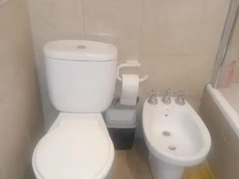 Depto Tipo Casa en Alquiler con 1 cocheras
