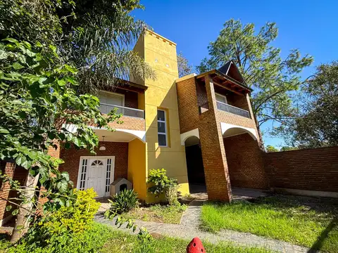 Casa en Venta de 5 ambientes en La Carolina Alvear
