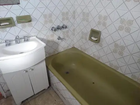 MUY LUMINOSO DEPTO 3 AMB C/BAÑCON EN REMEDIOS DE ESCALADA