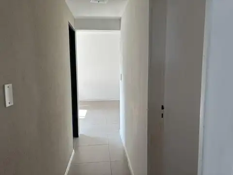 OLIVOS DEPARTAMENTO 3 AMBIENTES CON BALCON TERRAZA BAÑO TOILETTE  Y COCHERA