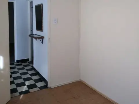 Depto Tipo Casa en Alquiler en Villa Lynch, $ 670.000