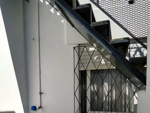 PH TIPO CASA 70m2 USO PROFESIONAL/DEPOSITO/VIVIENDA