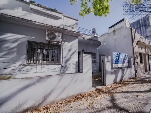 Casa en Floresta 4 ambientes con jardín A refaccionar 8,67 x 26,53
