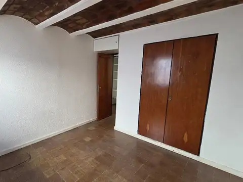 Depto Tipo Casa en Alquiler con 1 cocheras