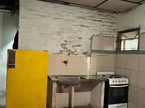 Casa 4 ambientes con 1 baño