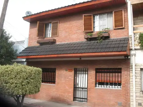 OPORTUNIDAD CASA 4 AMBIENTES ESCUCHA OFERTA