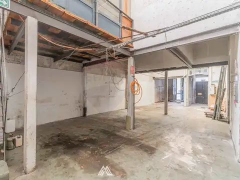 Venta .Local con gran potencial en Paso Molino