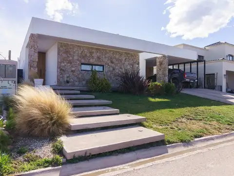 Casa en Venta en Lujan De Cuyo, USD 310.000