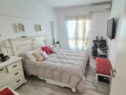 DEPARTAMENTO 3 AMBIENTES VENTA IMPECABLE COCHERA