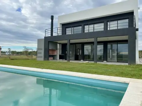 Av de la Bahia 3000, Piso 0