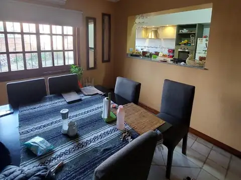 Casa en Venta en Adrogue, USD 230.000