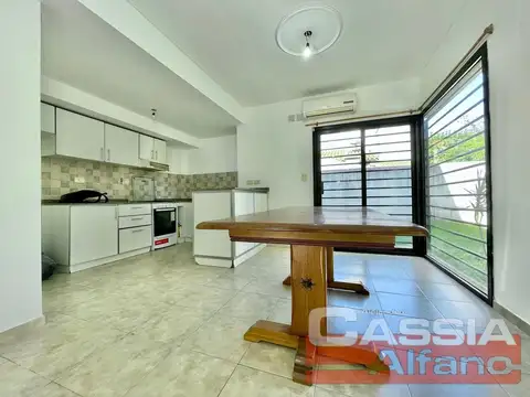 Depto Tipo Casa en Alquiler de 2 dormitorios