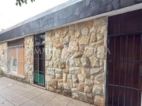 Estanislao del Campo 609. Entre Rivera indarte y Pastor obligado
