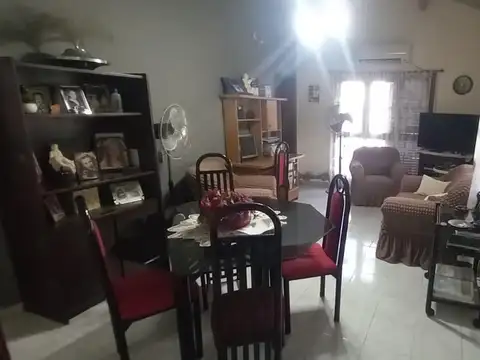 Casa en Venta con 6 cocheras