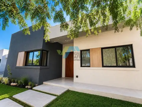 Alquiler anual casa con pileta - San Ramiro Pilar del Este