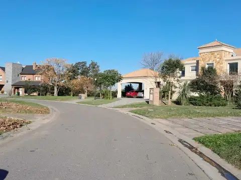 Terreno en Venta en Haras Santa María, USD 200.000