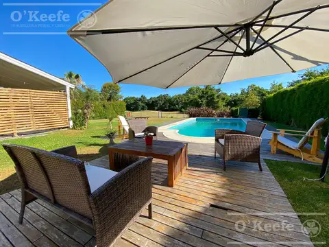 Casa en venta de 6  ambientes con vista al golf en Abril Club de Campo  - Apto Credito