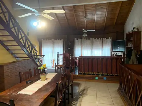 Casa 5 ambientes con 3 baños