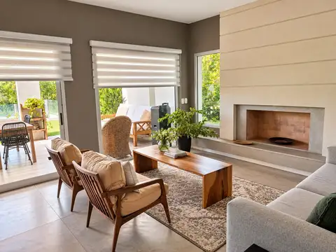 VENTA Casa de 3 Dormitorios con Jardín y Pileta en Los Alisos. Nordelta