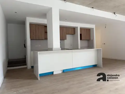 Departamento tipo casa DUPLEX con Jardin y parrilla propia 3 ambientes Amenties
